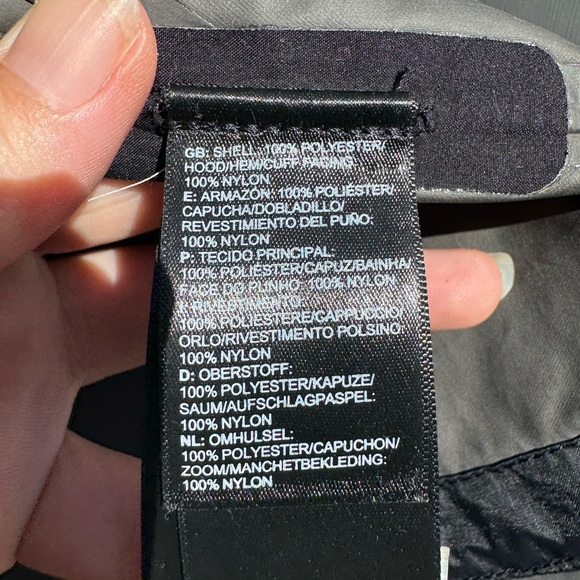 The North Face Dryzzle Jacket in Black XS - Picture 11 of 14